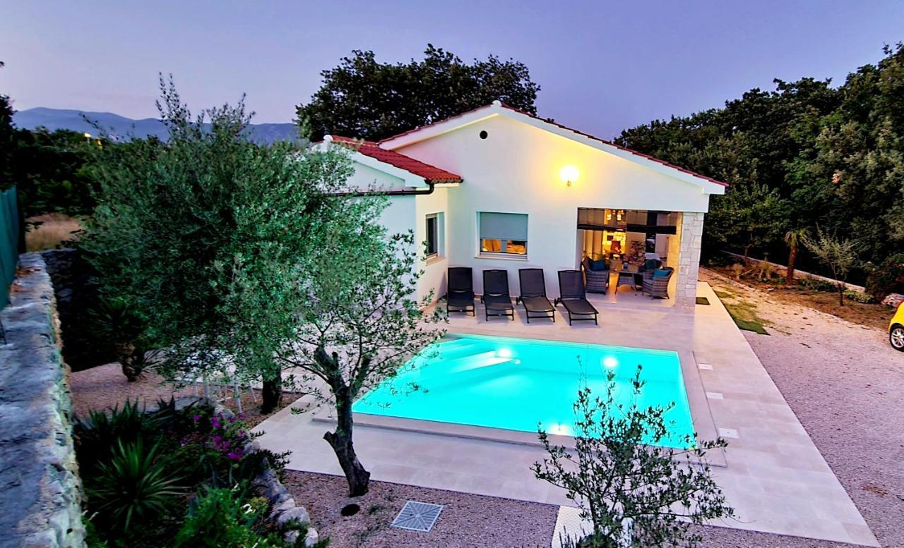 Villa Nevera Omisalj Luaran gambar
