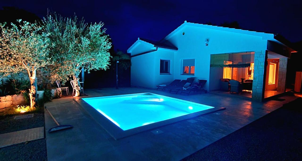 Villa Nevera Omisalj Luaran gambar